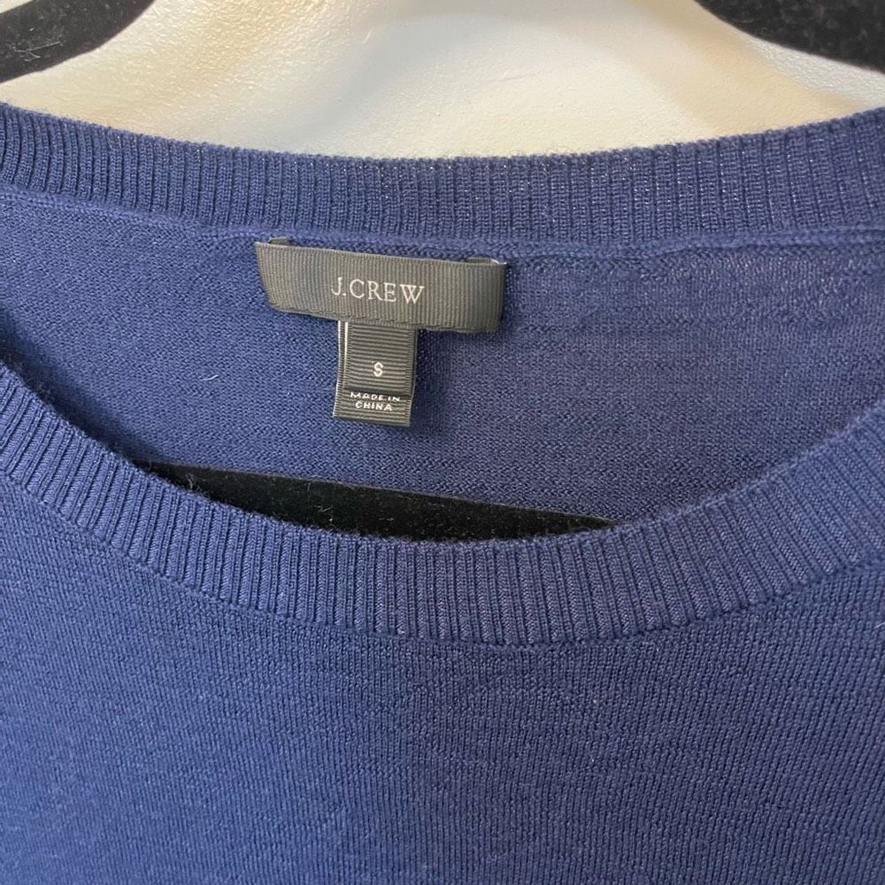 J.Crew NWOT Women 100% Merino Wool Navy Long Sleeve Raffle Sz S - Picture 2 of 5